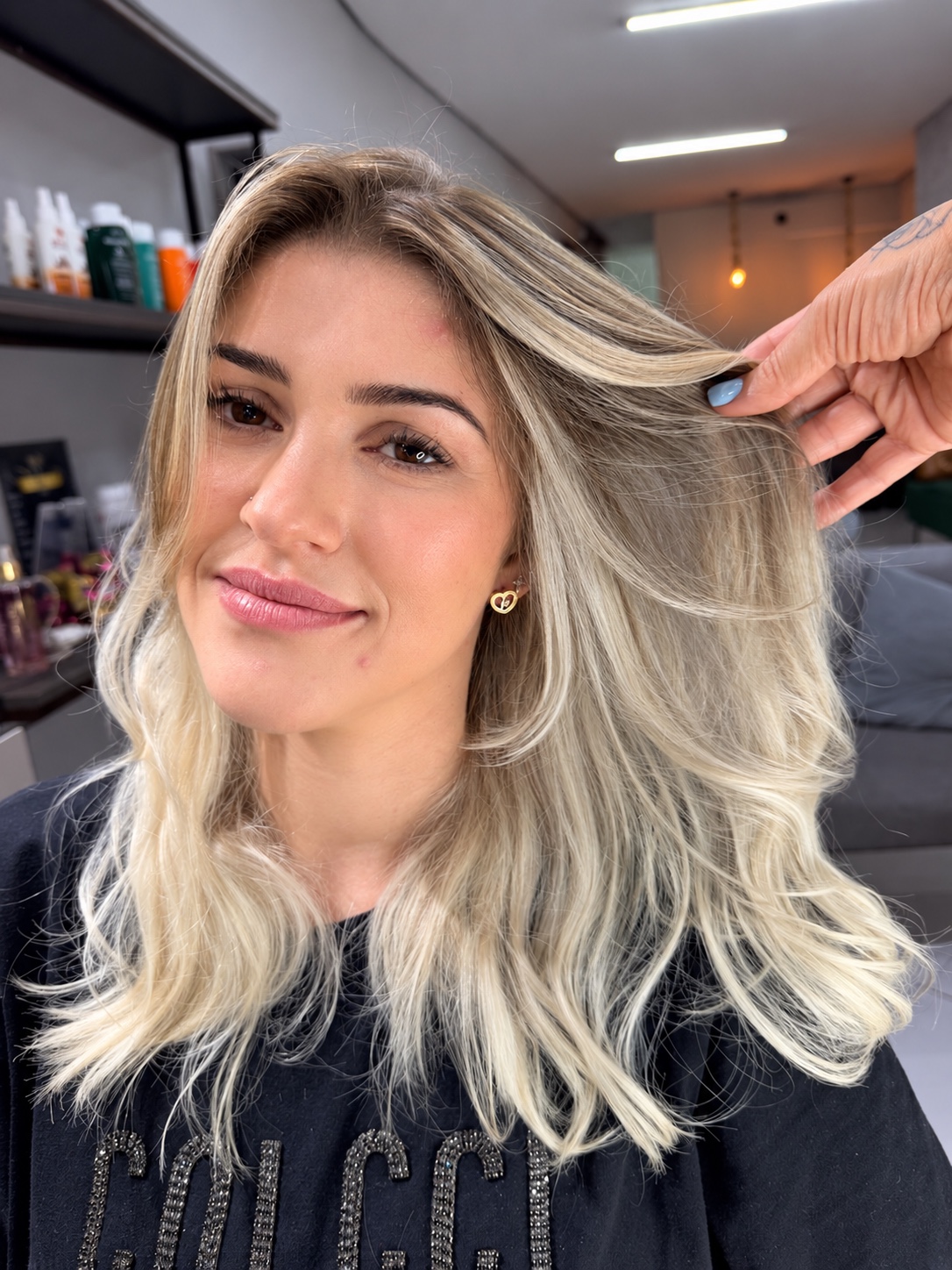 Resultado de loiro e mechas realizado no Espaço Delma Viana em Atibaia